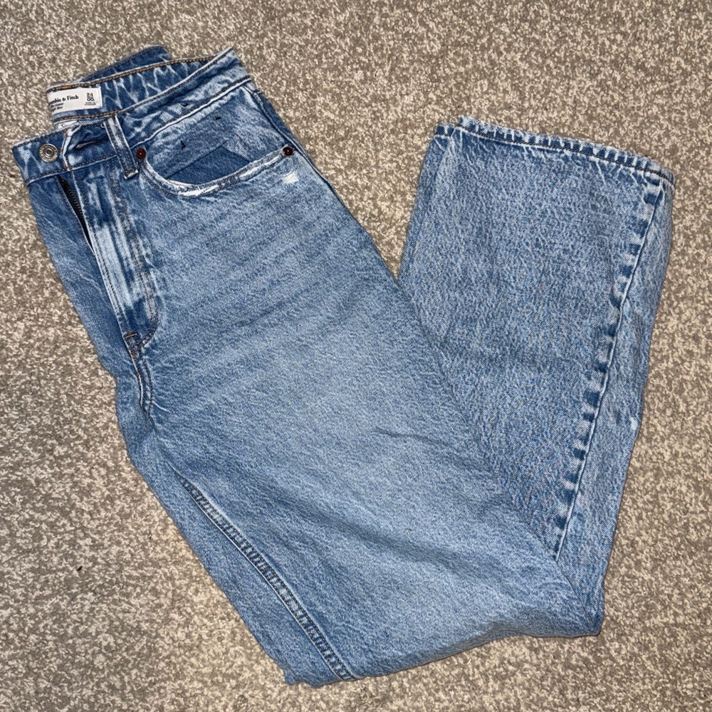 Abercrombie and fitch 
The Loose High Rise curve love
Size 00 long